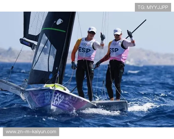 帆船世锦赛英国选手逆风翻盘,总分第一登顶 帆船世锦赛英国选手逆风翻盘,总分第一登顶