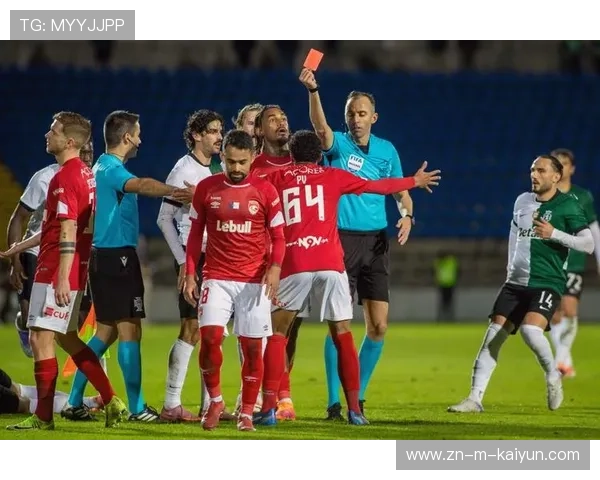 终场前点球争议,VAR复核维持原判 终场前点球争议,VAR复核维持原判
